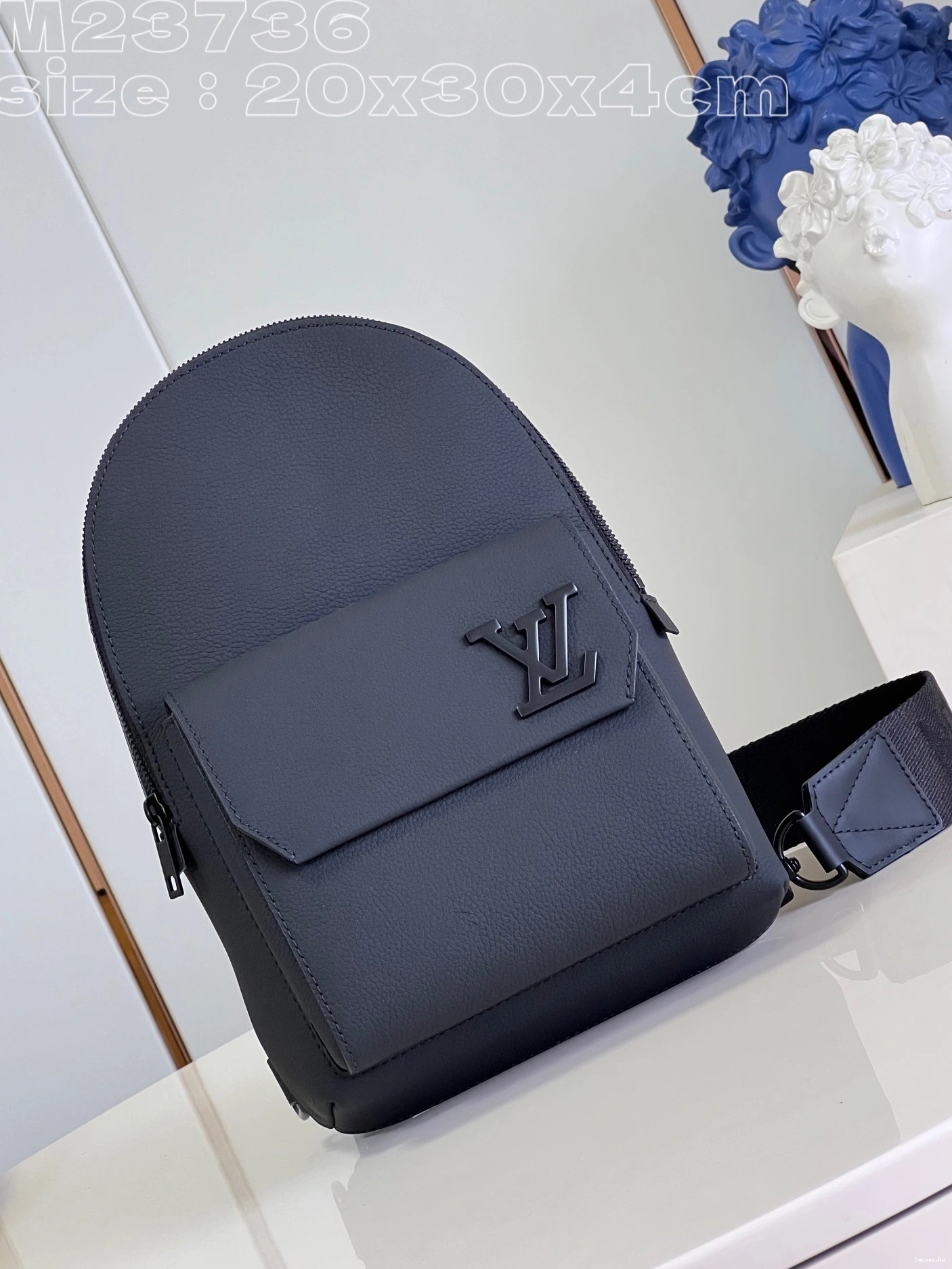 Pilot VUITTON LOUIS Slingbag 0324